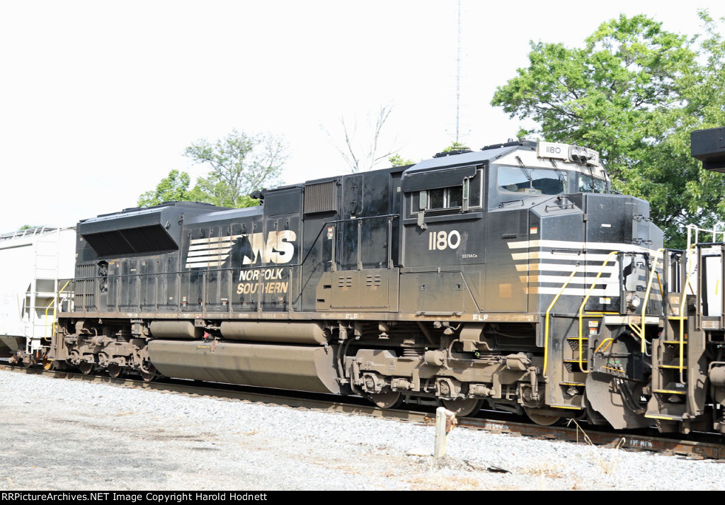 NS 1180